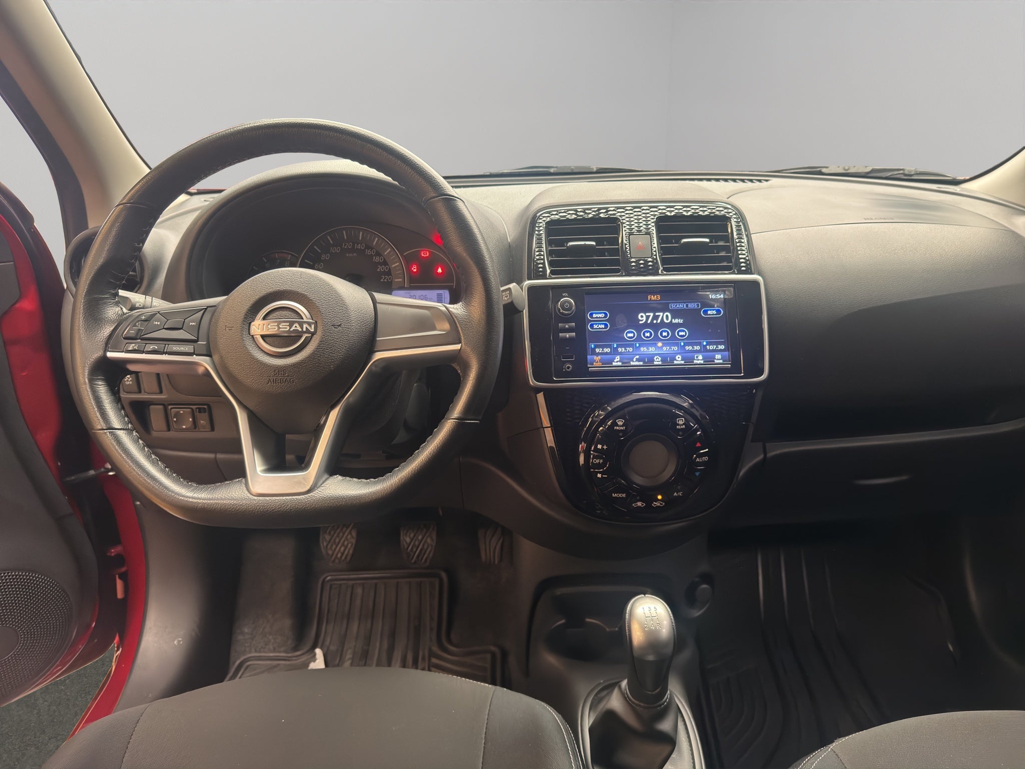 2023 Nissan March 5 pts. HB Exclusive, TM5, a/ac. Aut., VE, RA-16
