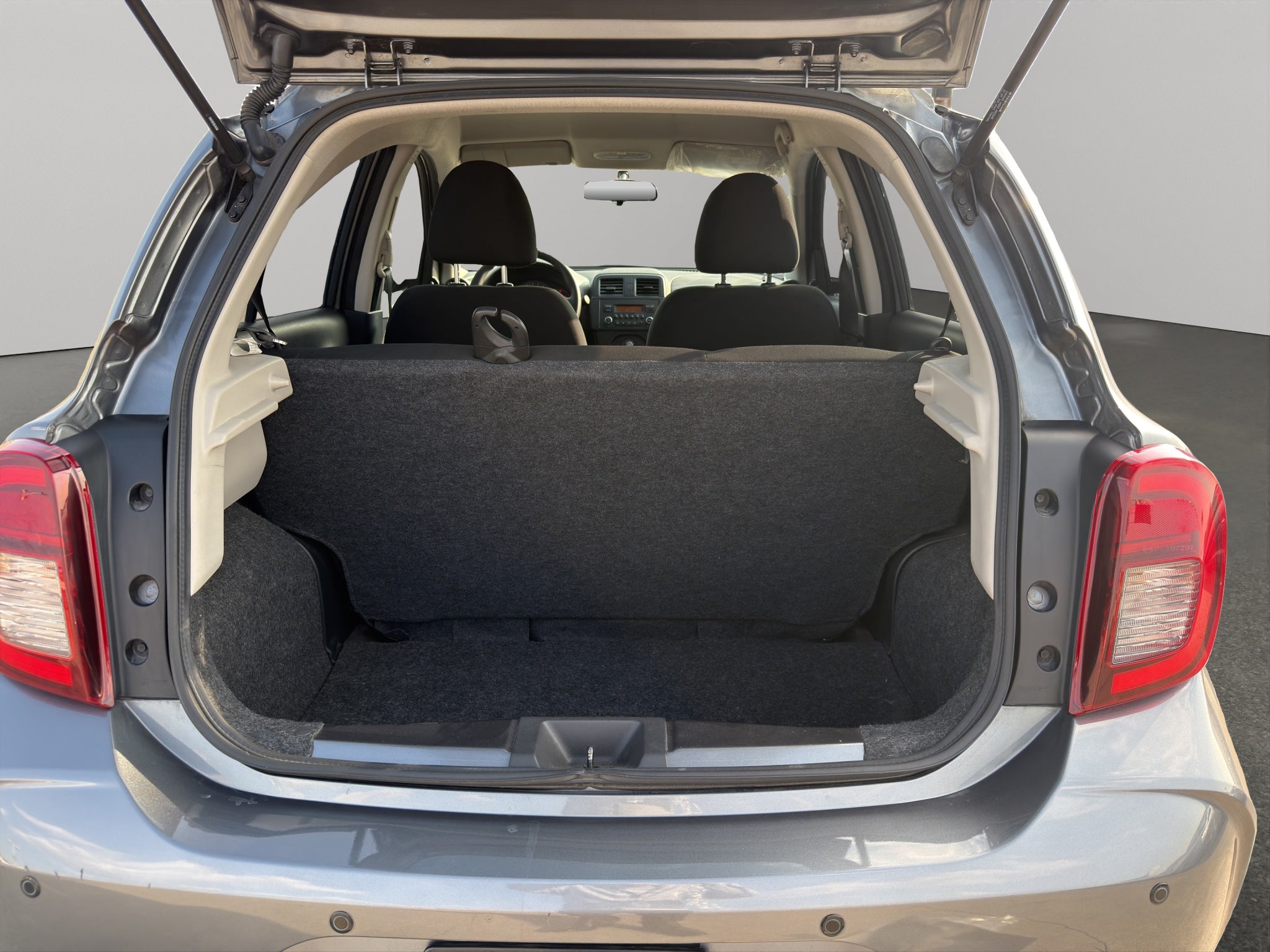 2023 Nissan March 5 pts. HB Sense, TM5, a/ac., R-14