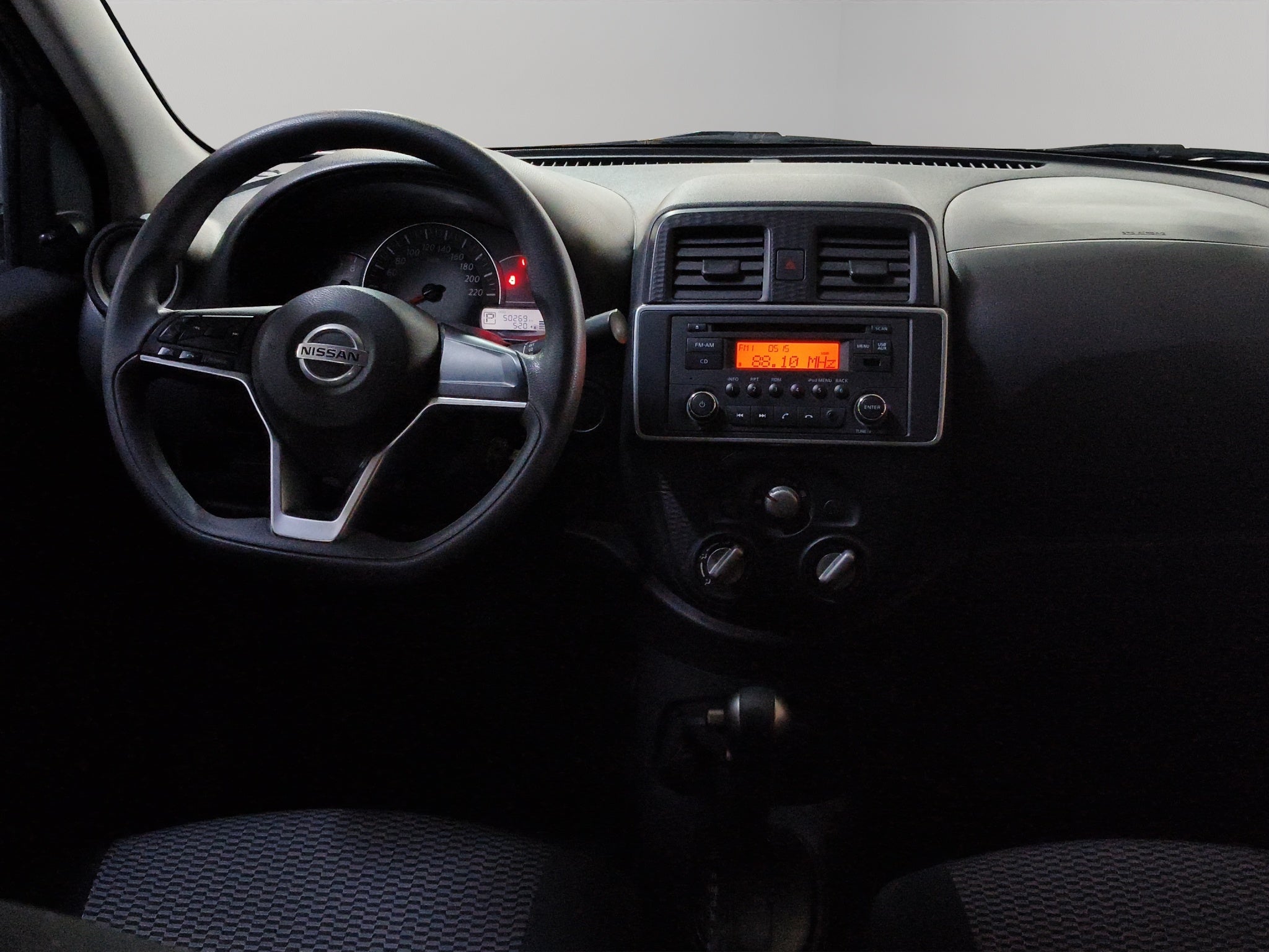 2021 Nissan March 5 pts. HB, Sense, TA, a/ac.,R-14(cambio de línea)