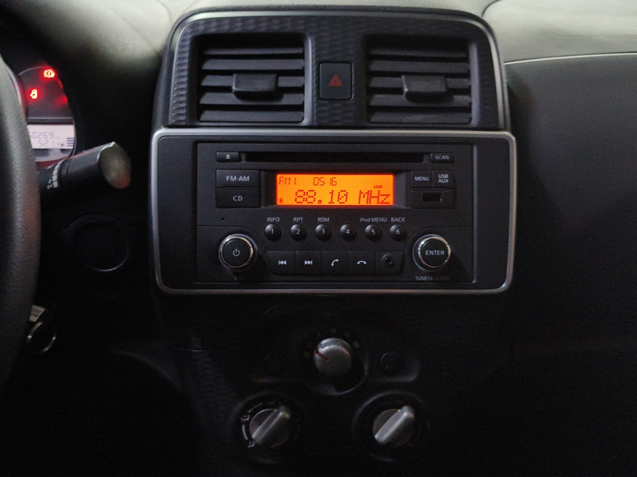 2021 Nissan March 5 pts. HB, Sense, TA, a/ac.,R-14(cambio de línea)