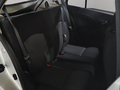 2021 Nissan March 5 pts. HB, Sense, TA, a/ac.,R-14(cambio de línea)