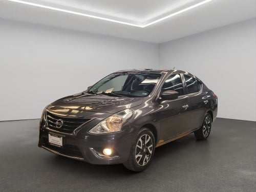 2019 Nissan Versa 4 pts. Advance, TA, a/ac., VE, f. niebla, RA-16 (línea anterior)