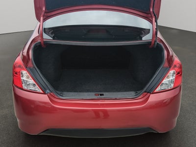 2019 Nissan Versa 4 pts. Sense, TA, a/ac., VE (línea anterior)