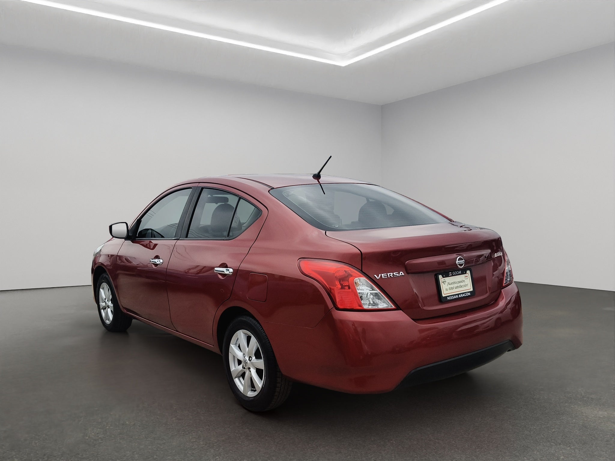 2019 Nissan Versa 4 pts. Sense, TA, a/ac., VE (línea anterior)