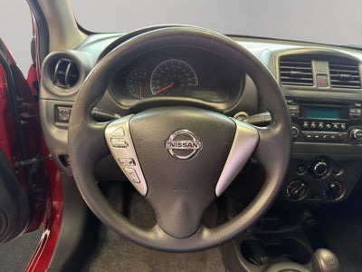 2019 Nissan Versa 4 pts. Sense, TM5, a/ac., VE (línea anterior)