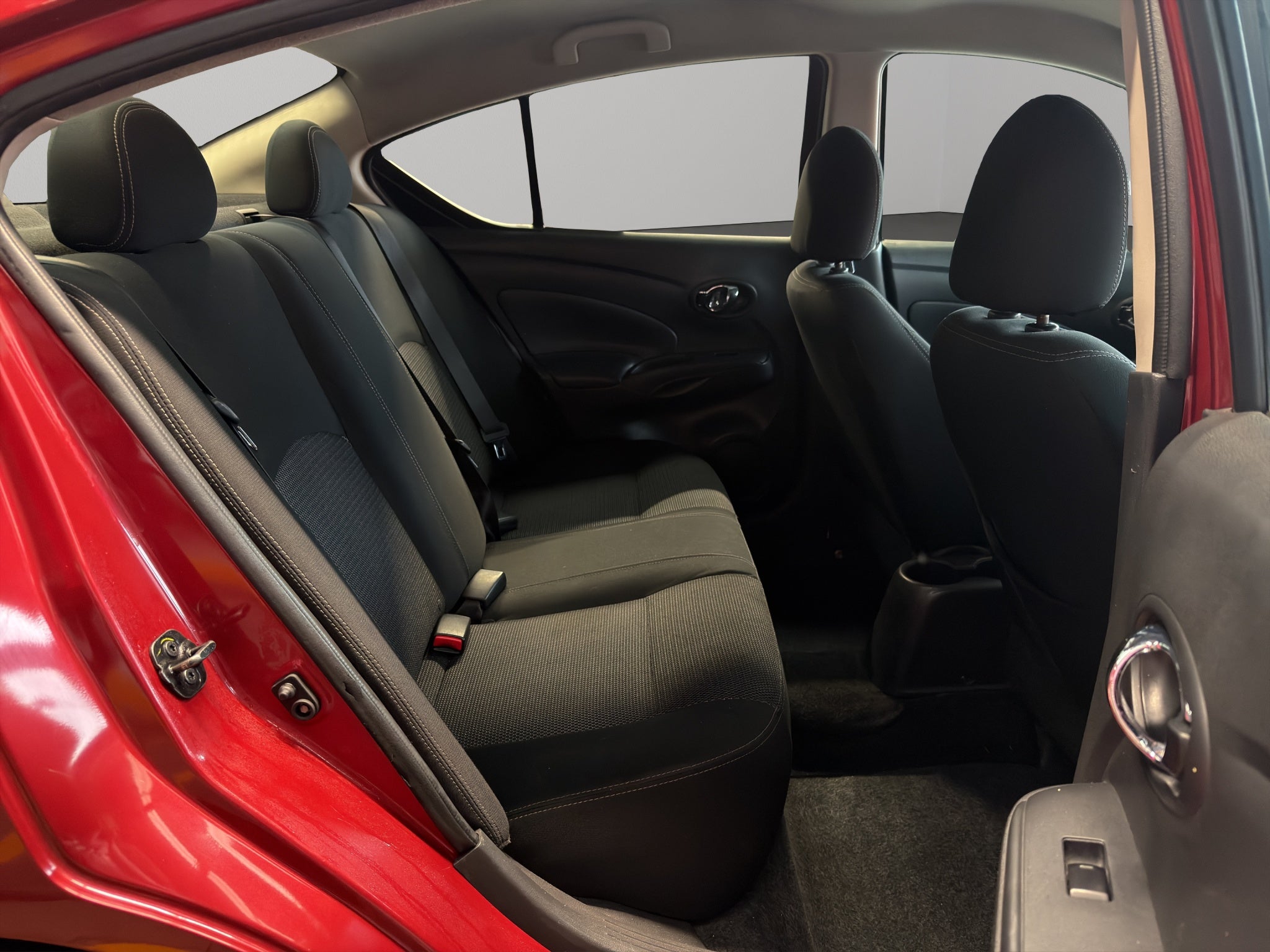 2019 Nissan Versa 4 pts. Sense, TM5, a/ac., VE (línea anterior)
