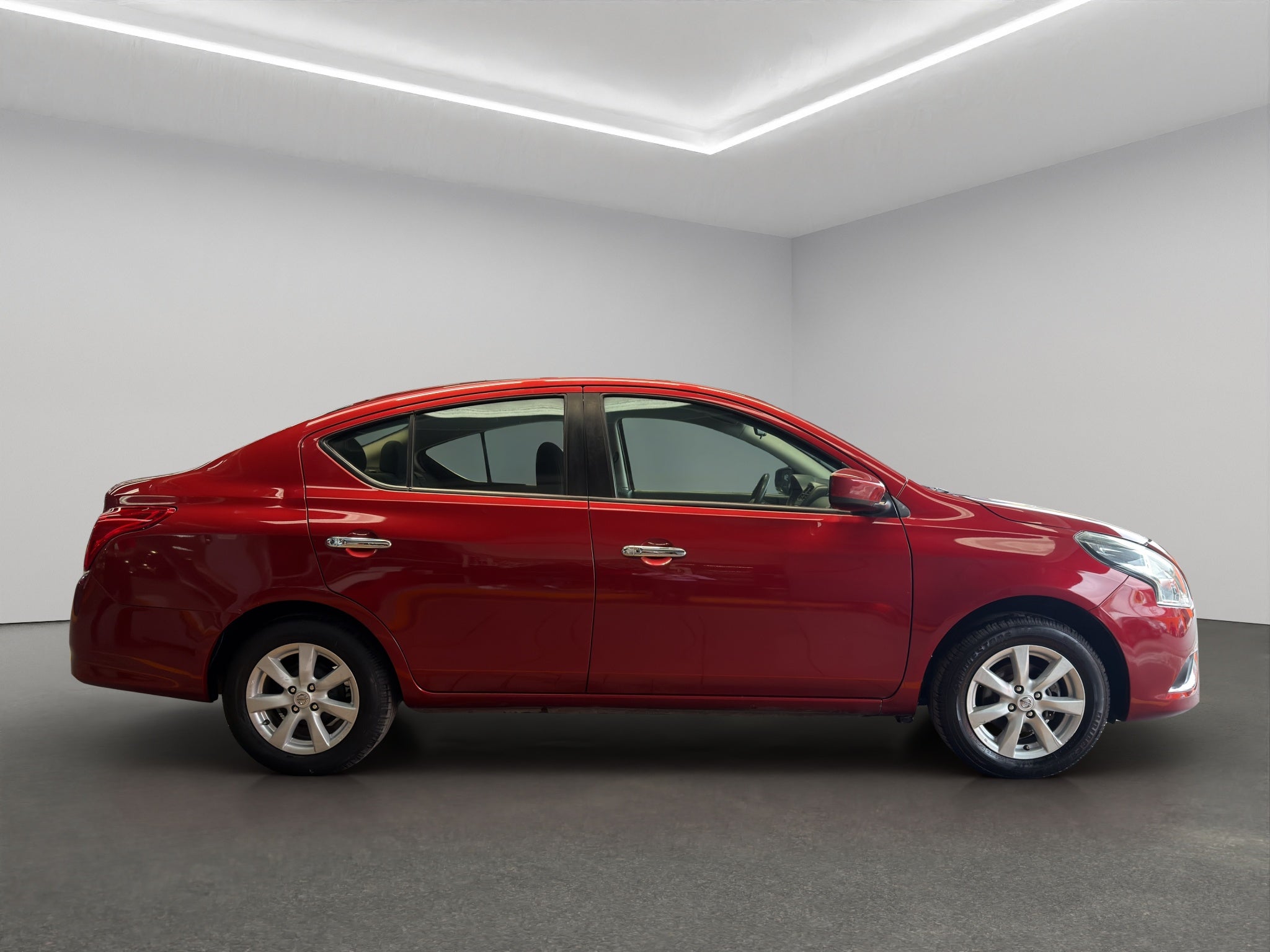 2019 Nissan Versa 4 pts. Sense, TM5, a/ac., VE (línea anterior)