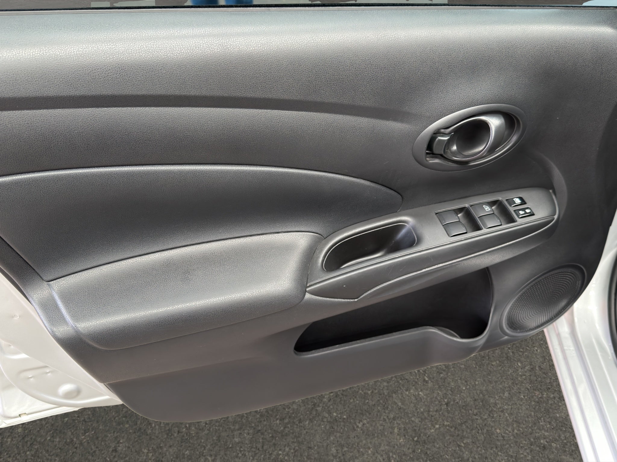 2024 Nissan V-Drive 4 pts. TM5, a/ac., VE, audio, RA-15