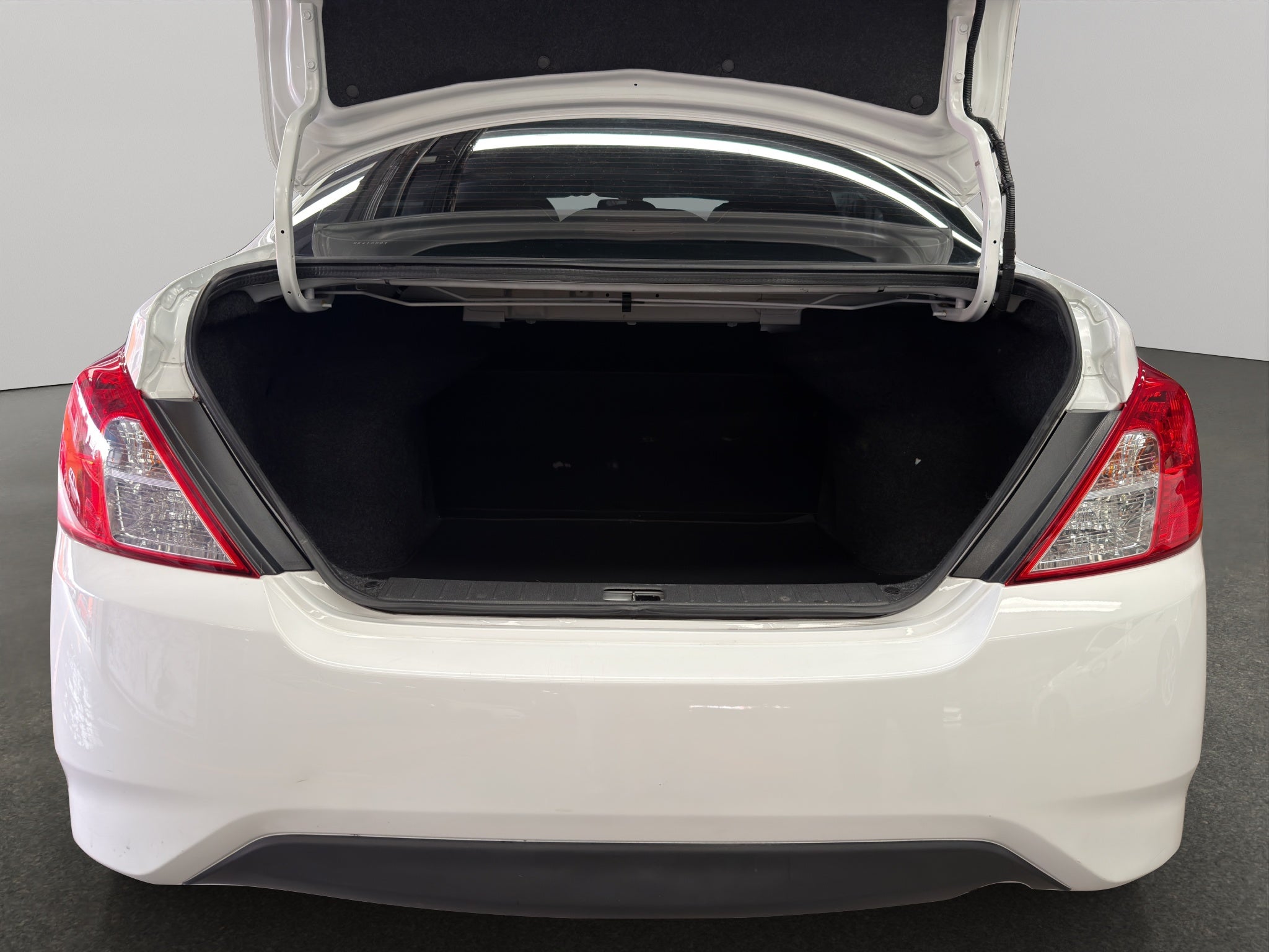 2025 Nissan V-Drive 4 pts. TM5, a/ac., VE, audio, RA-15
