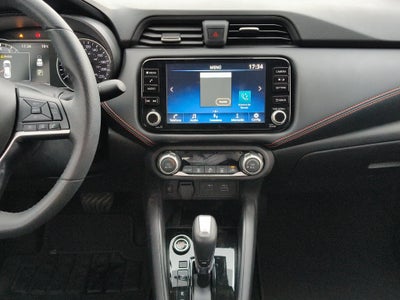 2024 Nissan Versa 4 pts. SR, TA, a/ac. Aut., f. niebla, f. led, spoiler, RA-17