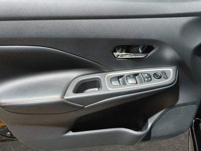 2024 Nissan Versa 4 pts. SR, TA, a/ac. Aut., f. niebla, f. led, spoiler, RA-17