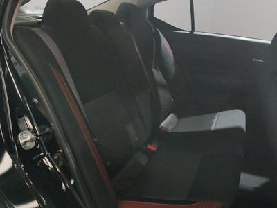 2024 Nissan Versa 4 pts. SR, TA, a/ac. Aut., f. niebla, f. led, spoiler, RA-17