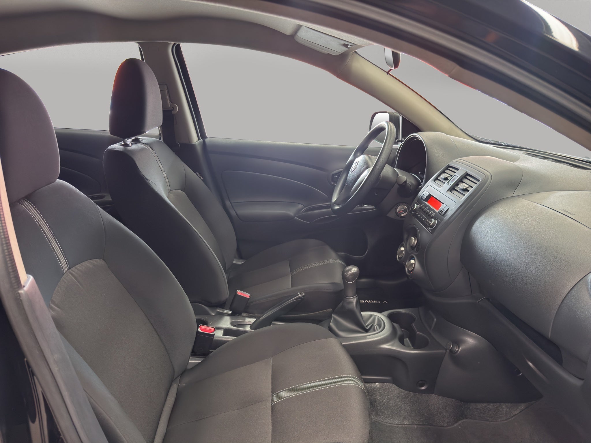 2025 Nissan V-Drive 4 pts. TM5, a/ac., VE, audio, RA-15