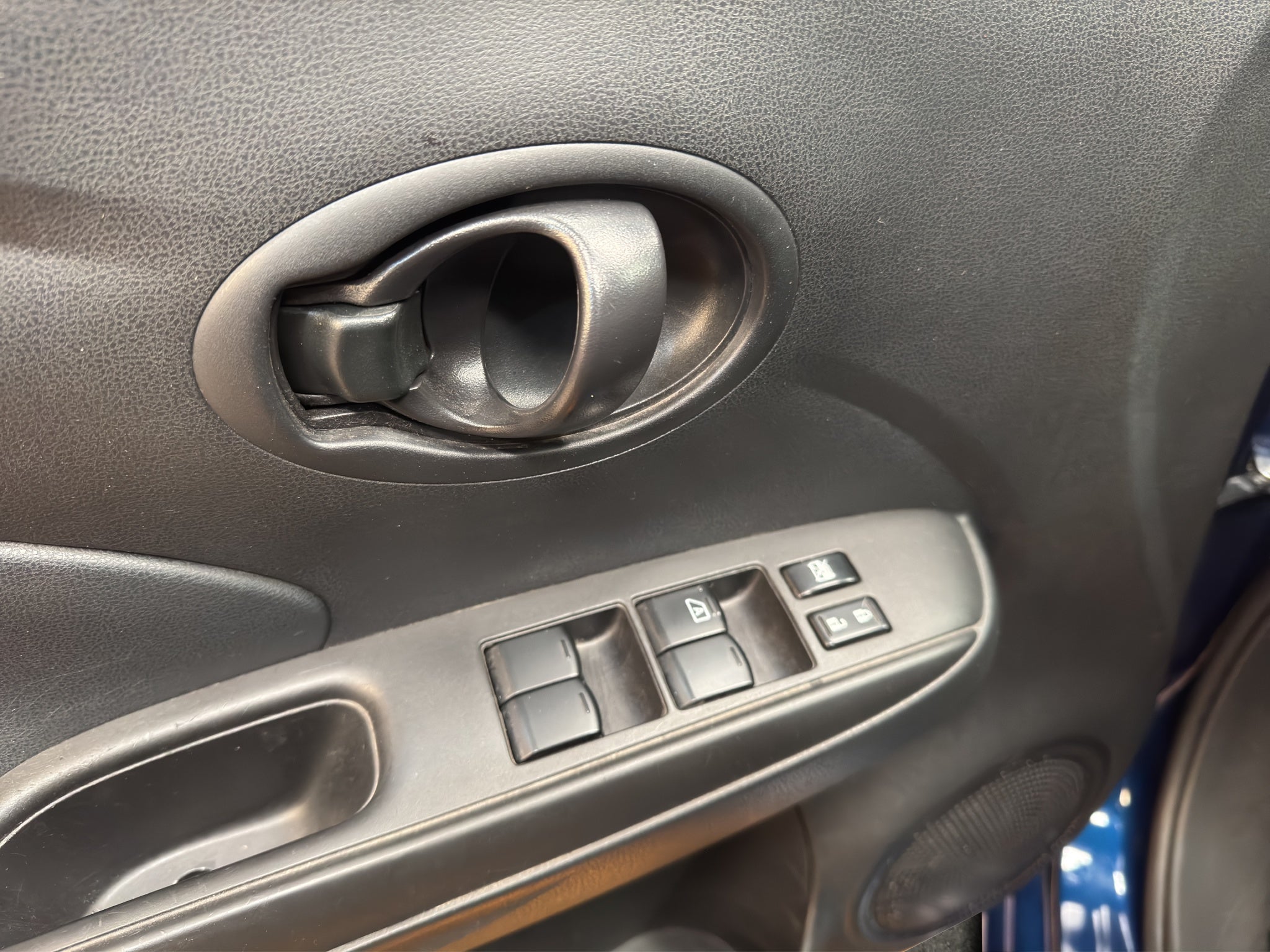 2023 Nissan V-Drive 4 pts. Base, TM5, a/ac., VE, RA-15