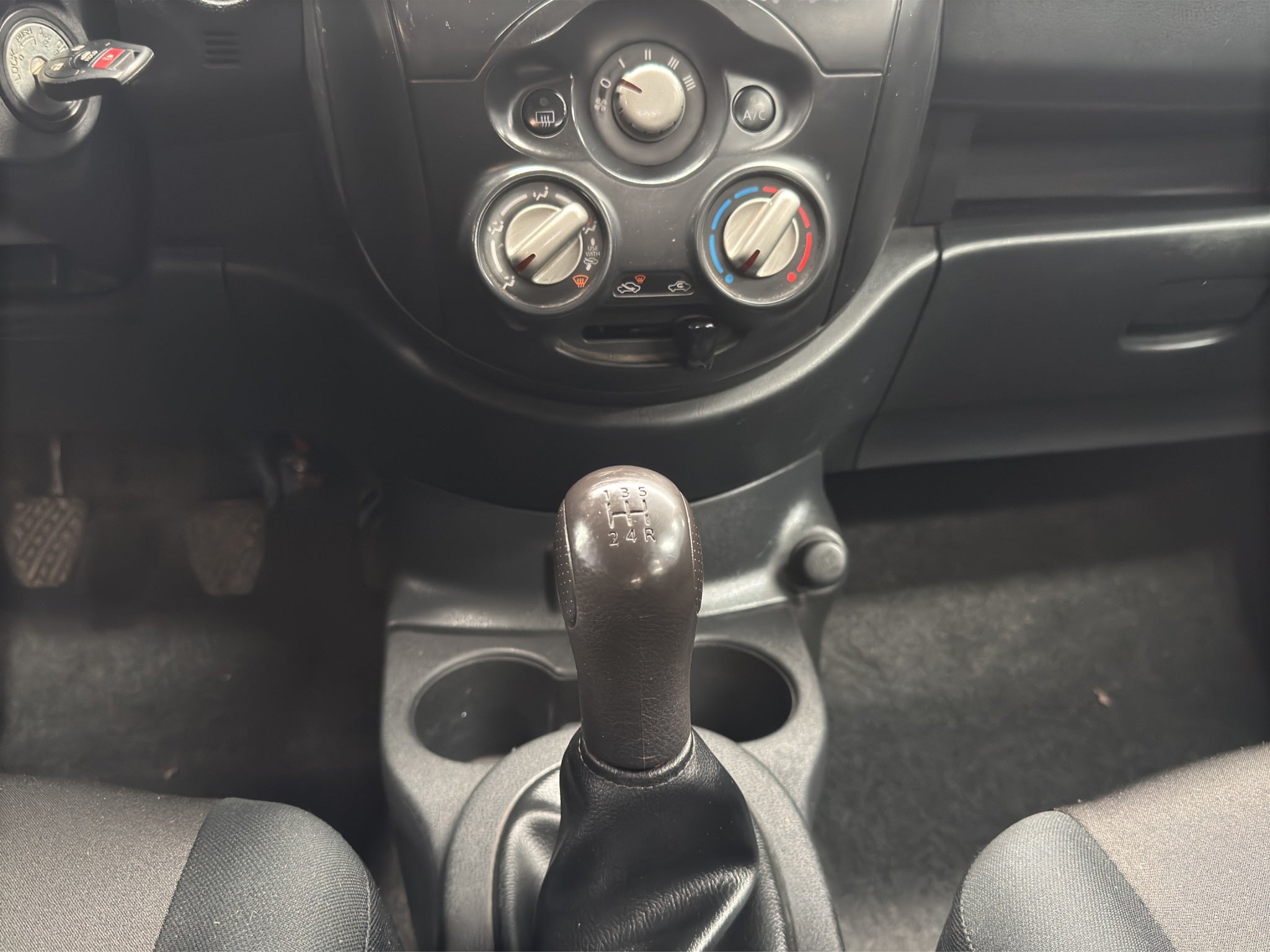 2024 Nissan V-Drive 4 pts. TM5, a/ac., VE, audio, RA-15