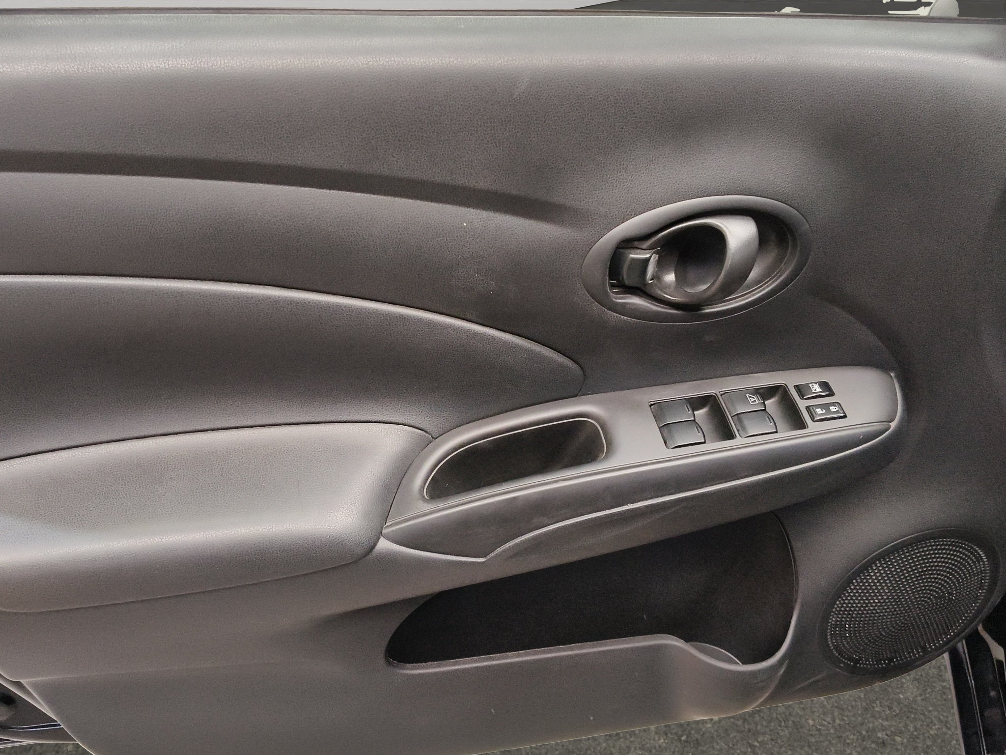 2023 Nissan V-Drive 4 pts. Base, TM5, a/ac., VE, RA-15