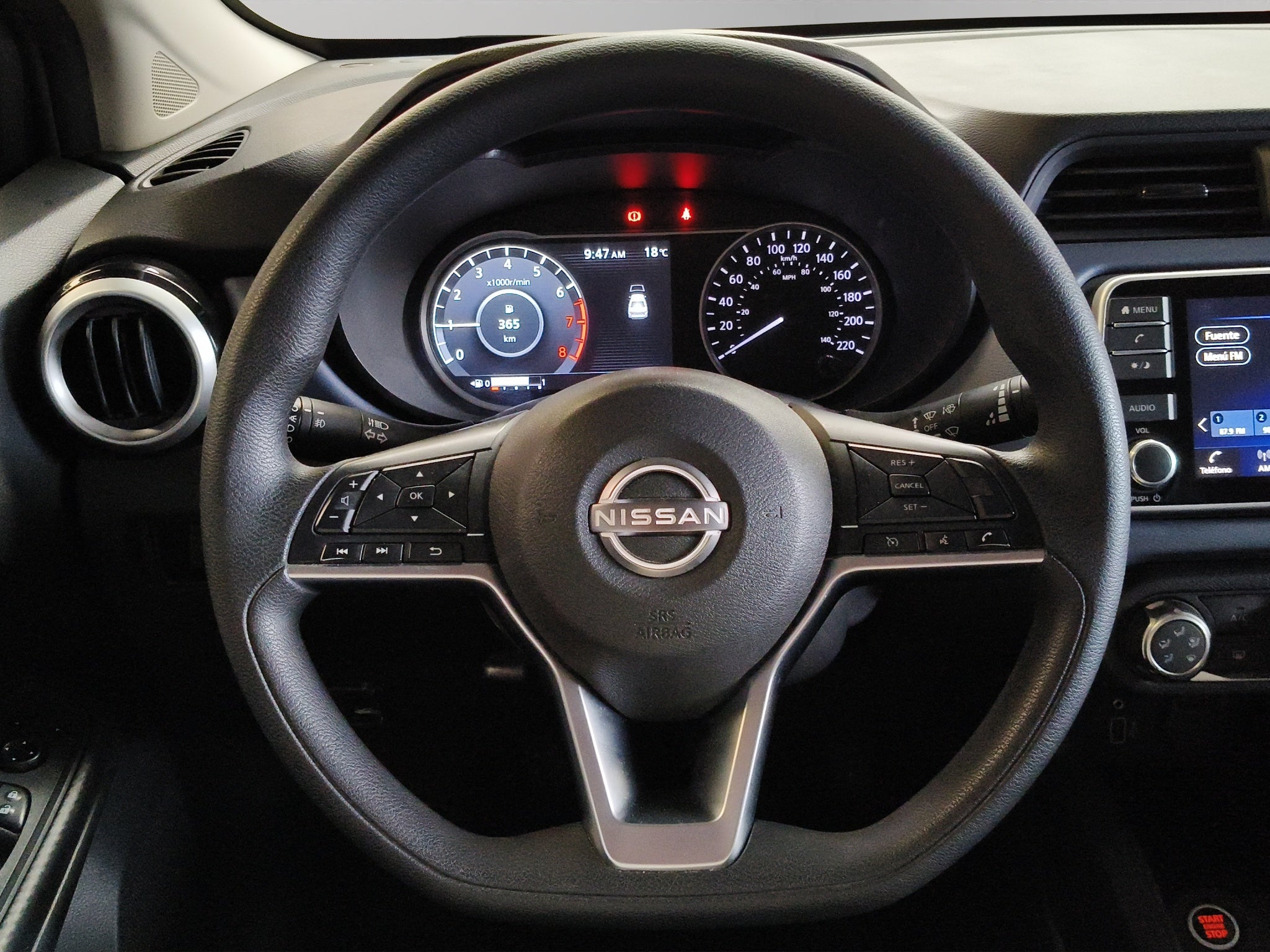 2024 Nissan Versa 4 pts. Advance, TM5, a/ac., f. niebla, RA-16