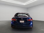 2024 Nissan Versa 4 pts. Advance, TM5, a/ac., f. niebla, RA-16