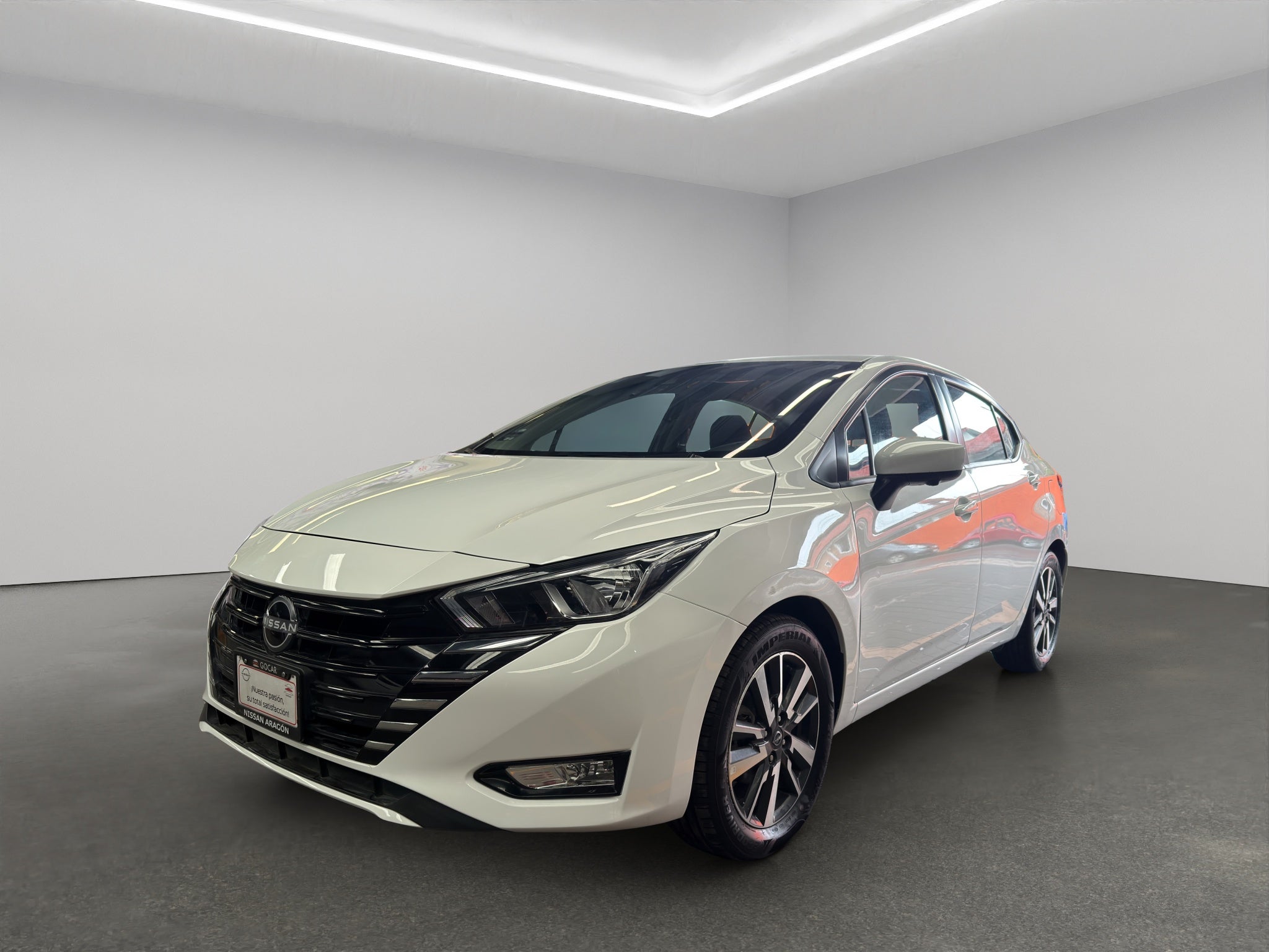 2025 Nissan Versa 4 pts. Advance, TM5, a/ac., f. niebla, RA-16 (línea anterior)
