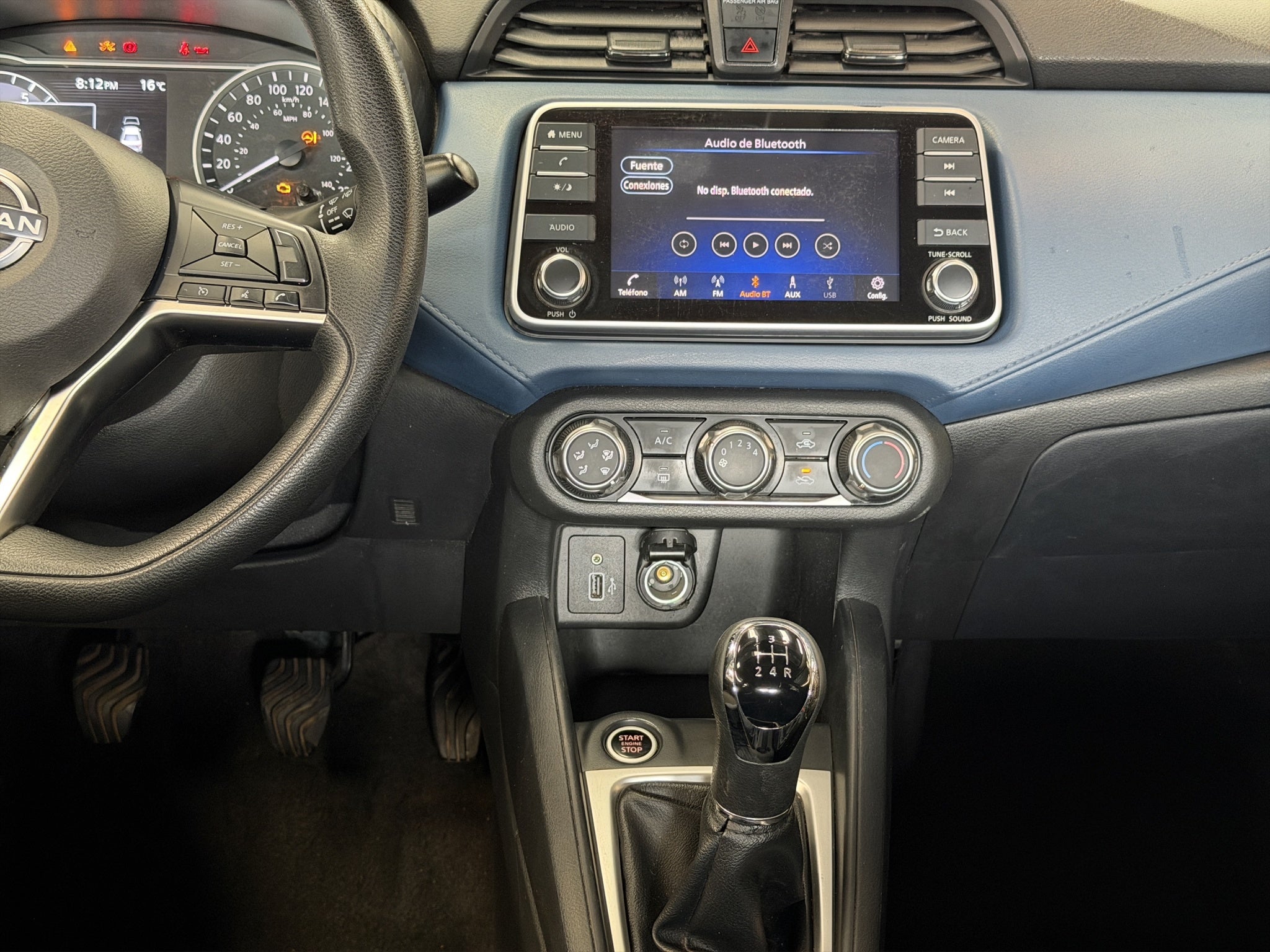 2025 Nissan Versa 4 pts. Advance, TM5, a/ac., f. niebla, RA-16 (línea anterior)