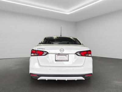 2025 Nissan Versa 4 pts. Advance, TM5, a/ac., f. niebla, RA-16 (línea anterior)