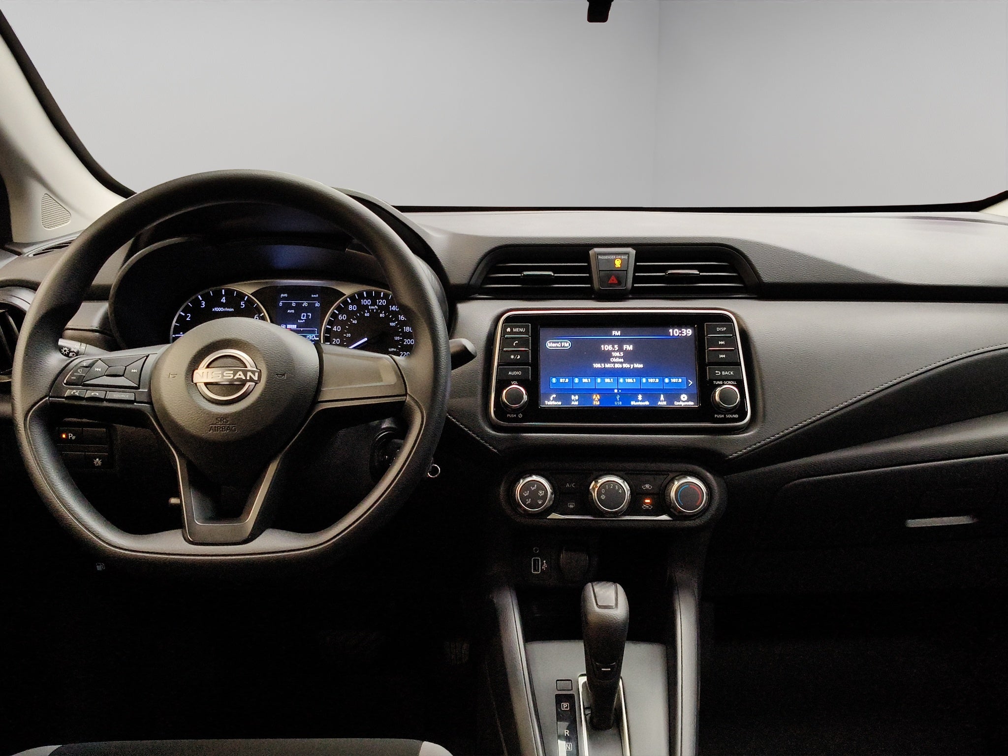 2025 Nissan Versa 4 pts. Sense, CVT, a/ac., R-15 (línea anterior)