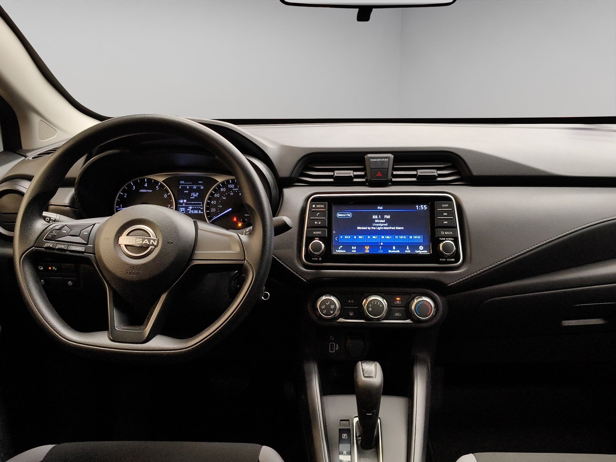 2025 Nissan Versa 4 pts. Sense, CVT, a/ac., R-15 (línea anterior)