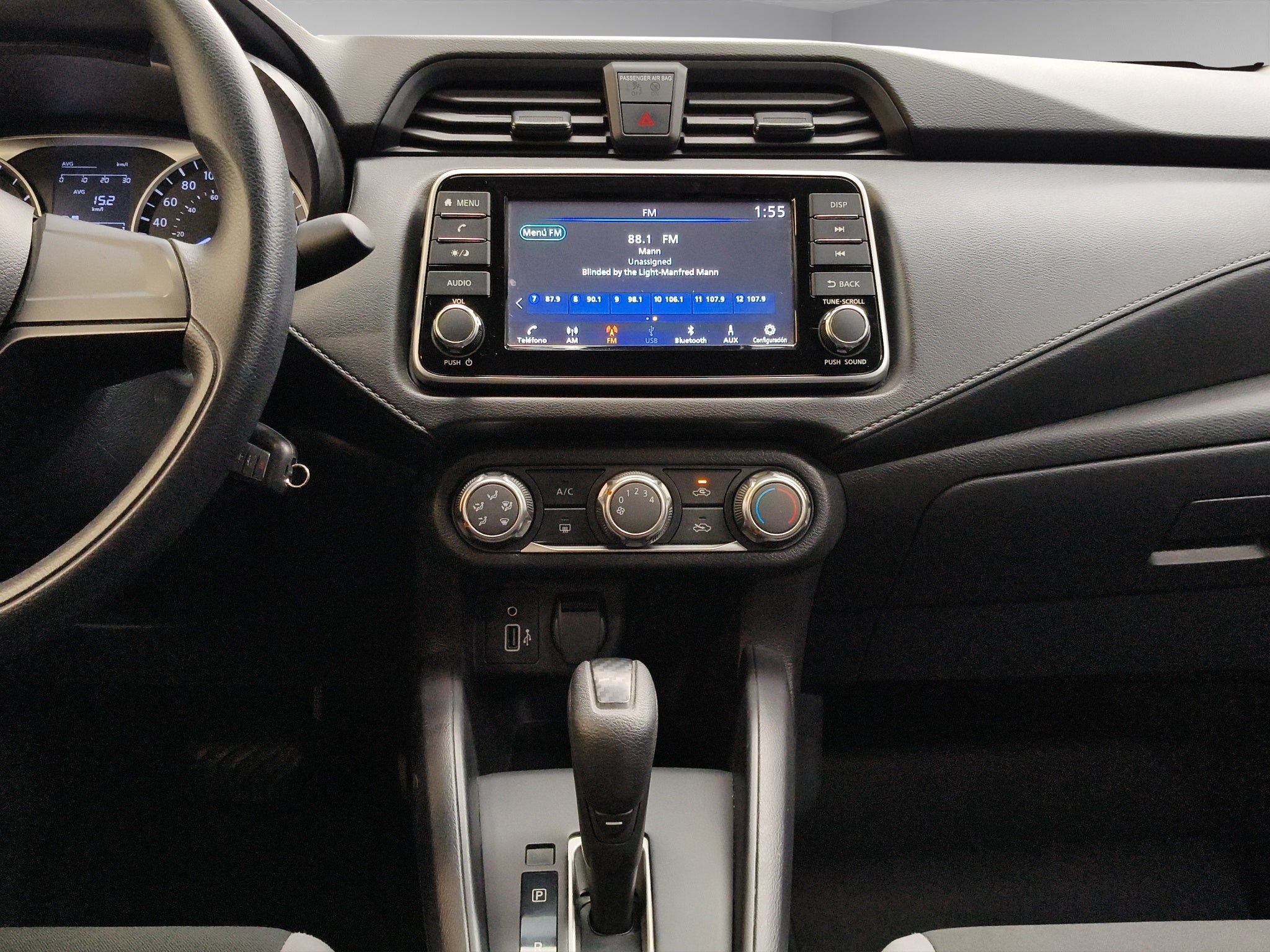 2025 Nissan Versa 4 pts. Sense, CVT, a/ac., R-15 (línea anterior)