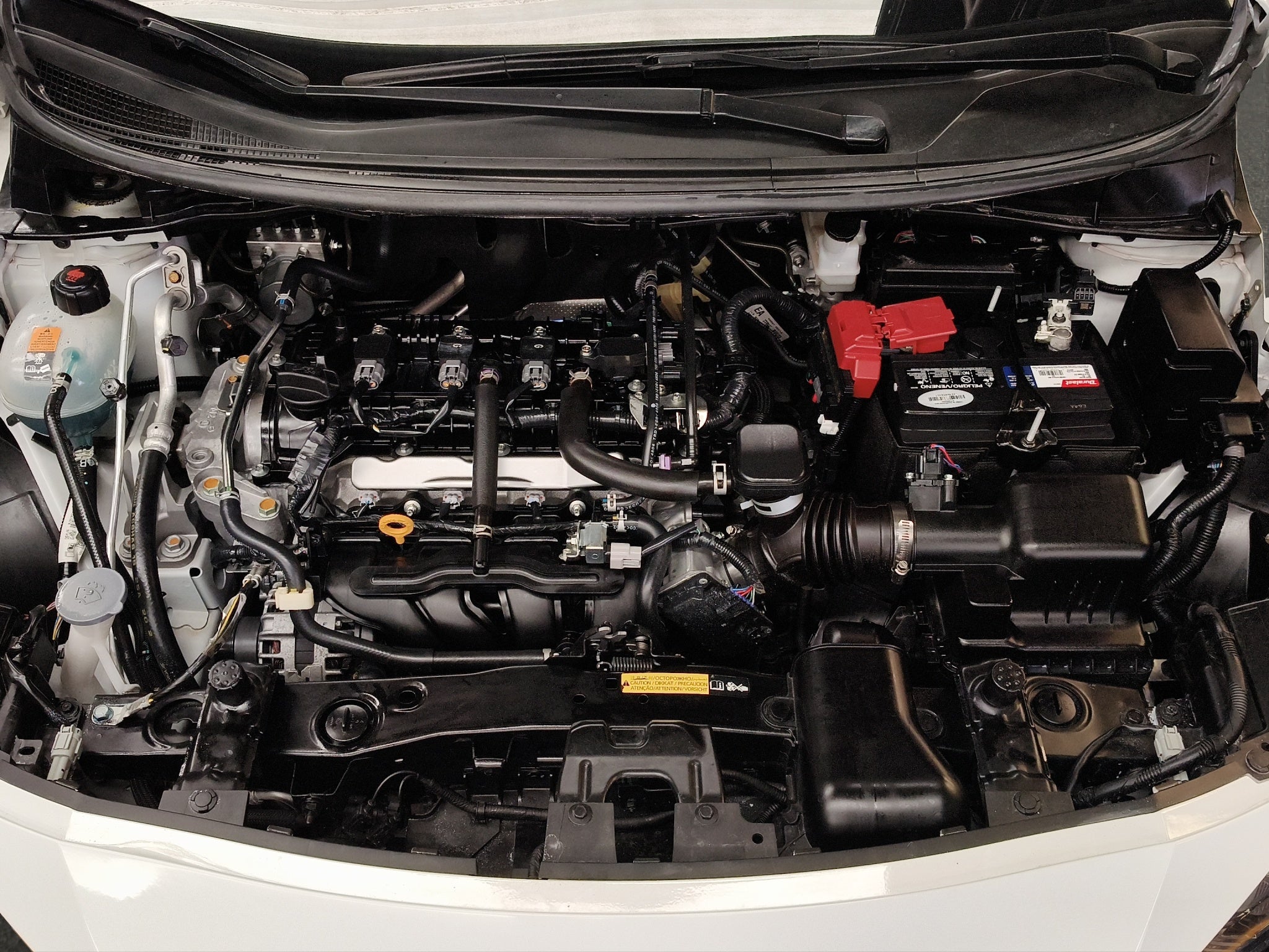 2025 Nissan Versa 4 pts. Sense, CVT, a/ac., R-15 (línea anterior)
