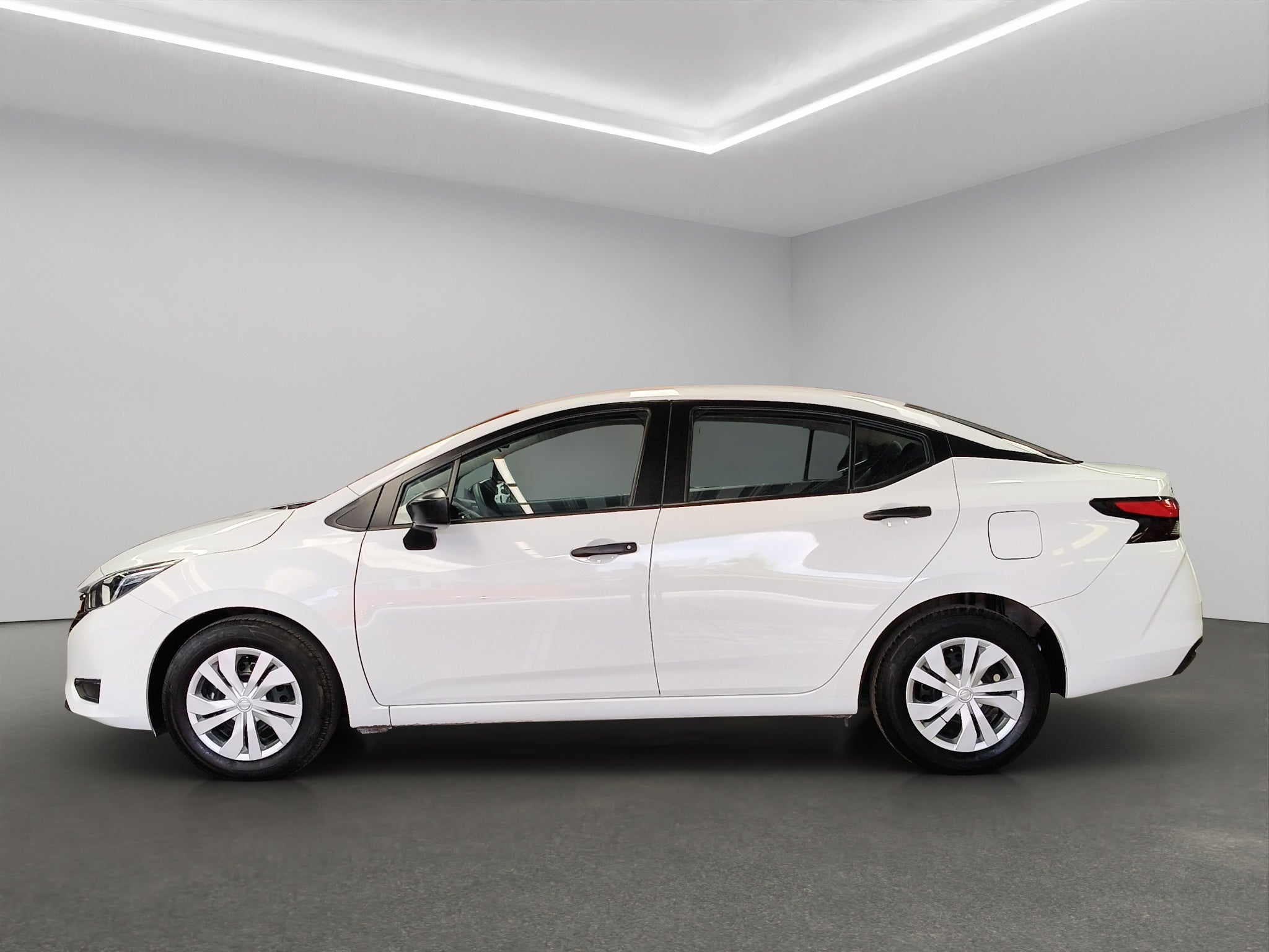 2025 Nissan Versa 4 pts. Sense, CVT, a/ac., R-15 (línea anterior)