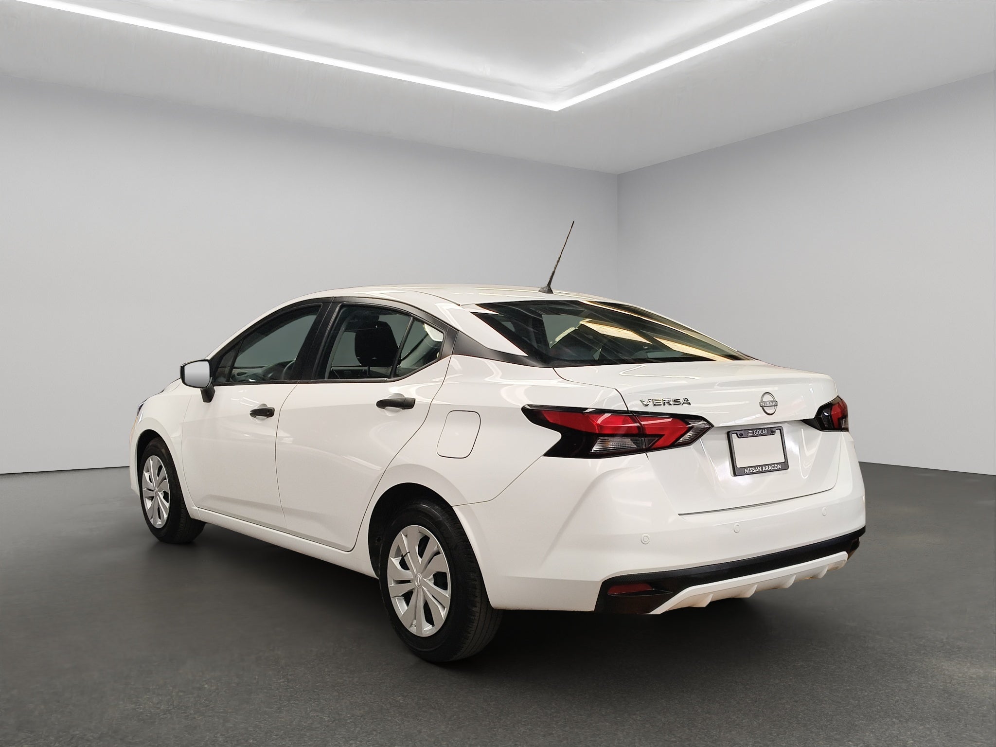 2025 Nissan Versa 4 pts. Sense, CVT, a/ac., R-15 (línea anterior)