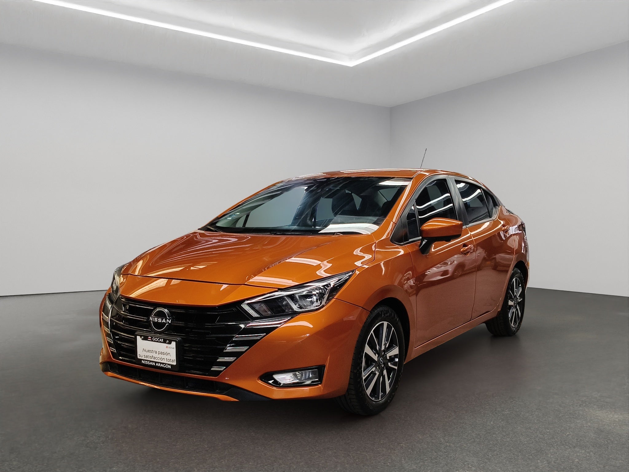 2023 Nissan Versa 4 pts. Advance, CVT, a/ac., f. niebla, RA-16 (cambio de línea)