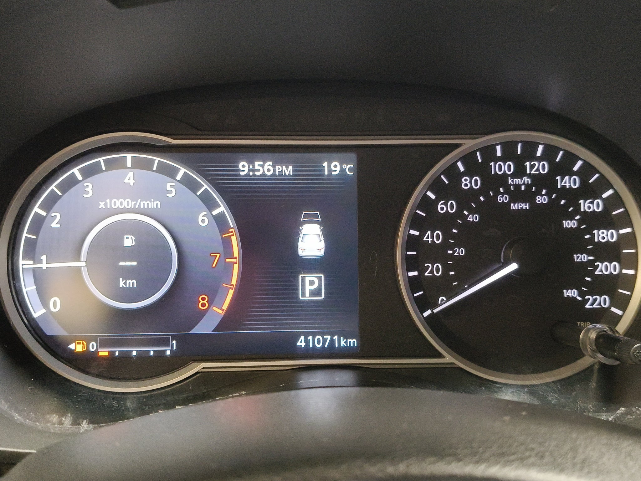 2023 Nissan Versa 4 pts. Advance, CVT, a/ac., f. niebla, RA-16 (cambio de línea)