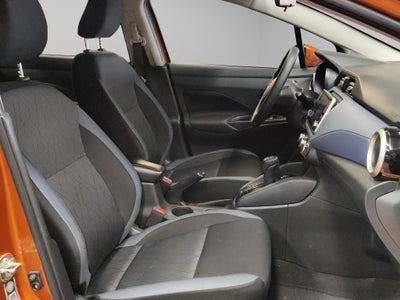 2023 Nissan Versa 4 pts. Advance, CVT, a/ac., f. niebla, RA-16 (cambio de línea)