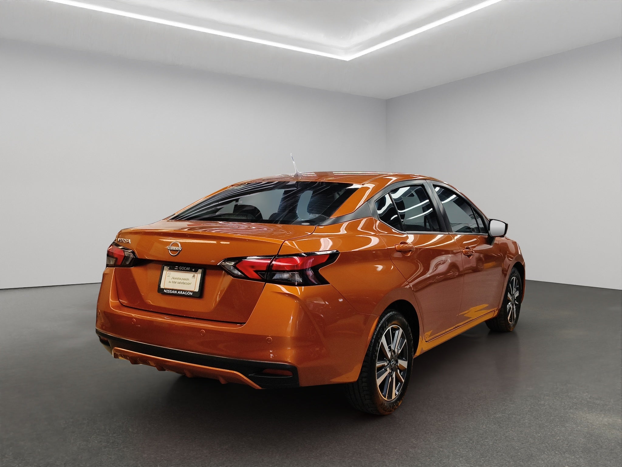 2023 Nissan Versa 4 pts. Advance, CVT, a/ac., f. niebla, RA-16 (cambio de línea)