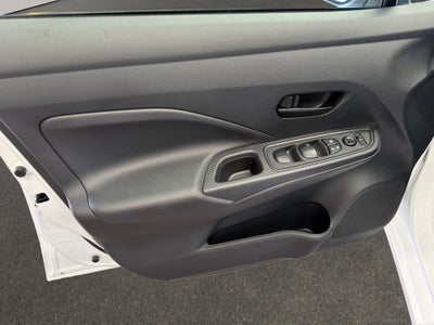 2024 Nissan Versa 4 pts. Sense, TM5, a/ac., R-15