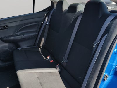 2025 Nissan Versa 4 pts. Sense, TM5, a/ac., R-15 (línea anterior)