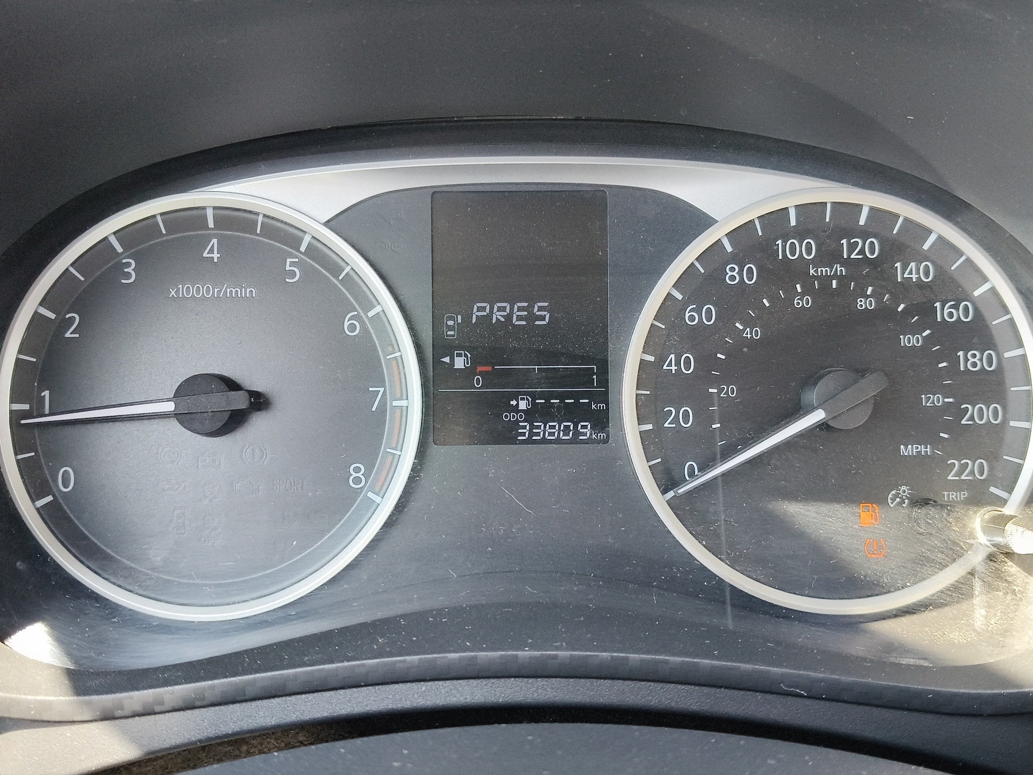 2025 Nissan Versa 4 pts. Sense, TM5, a/ac., R-15 (línea anterior)