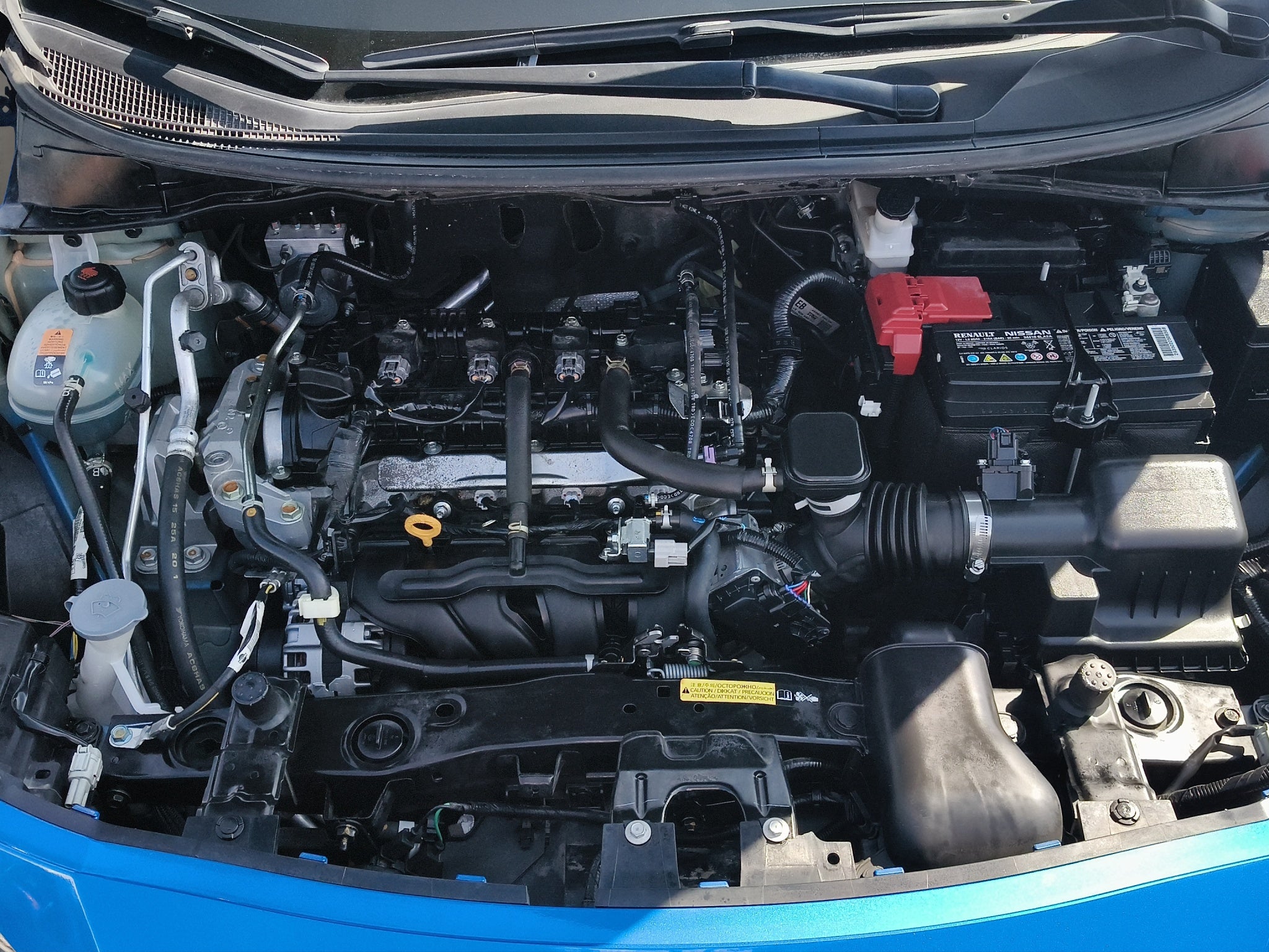 2025 Nissan Versa 4 pts. Sense, TM5, a/ac., R-15 (línea anterior)