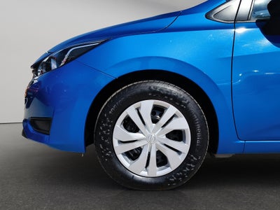 2025 Nissan Versa 4 pts. Sense, TM5, a/ac., R-15 (línea anterior)