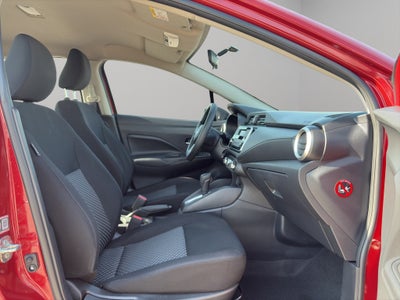 2022 Nissan Versa 4 pts. Sense, CVT, a/ac., VE, R-15 (línea anterior)