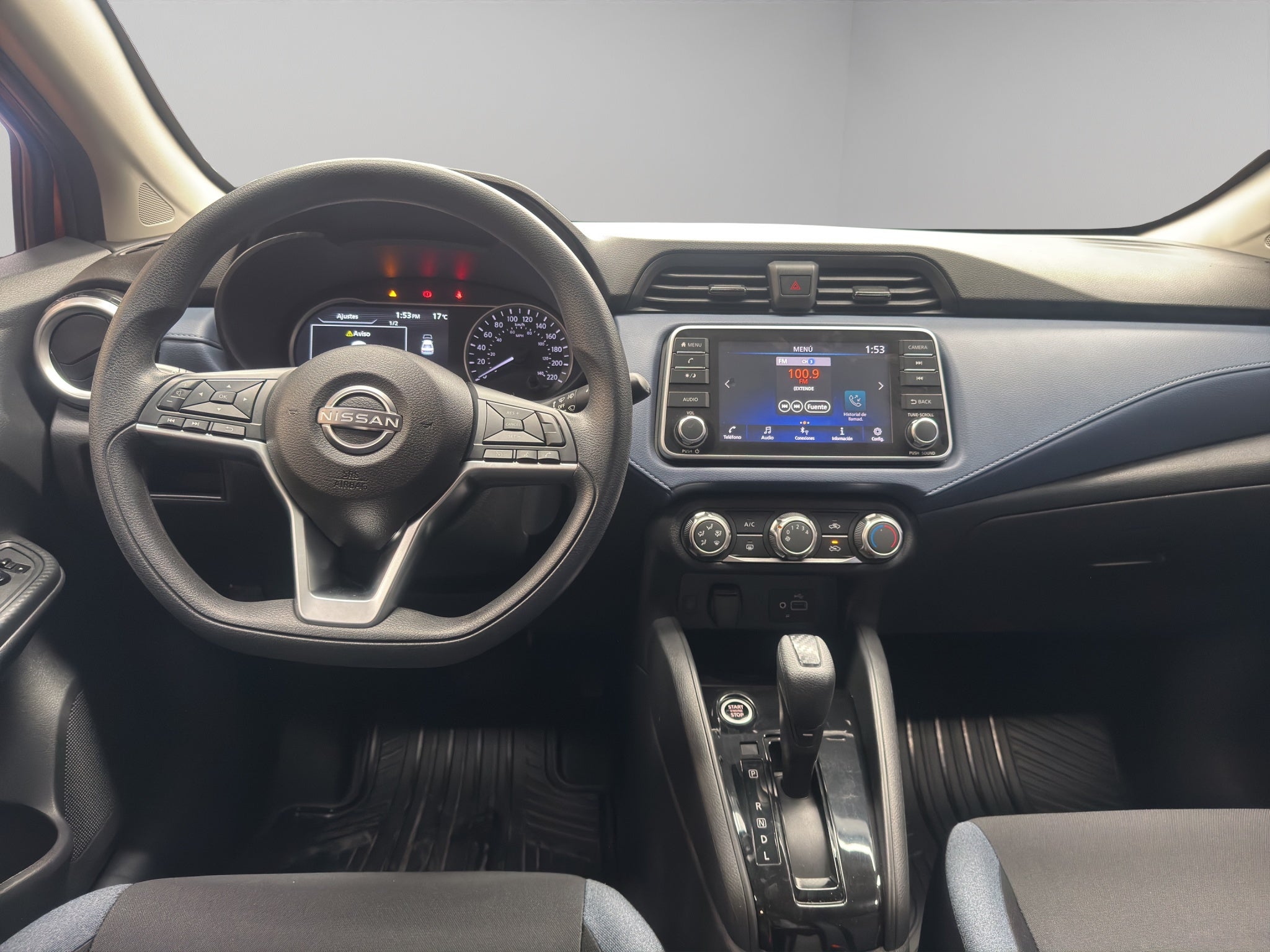 2023 Nissan Versa 4 pts. Advance, CVT, a/ac., R-15 (cambio de línea)