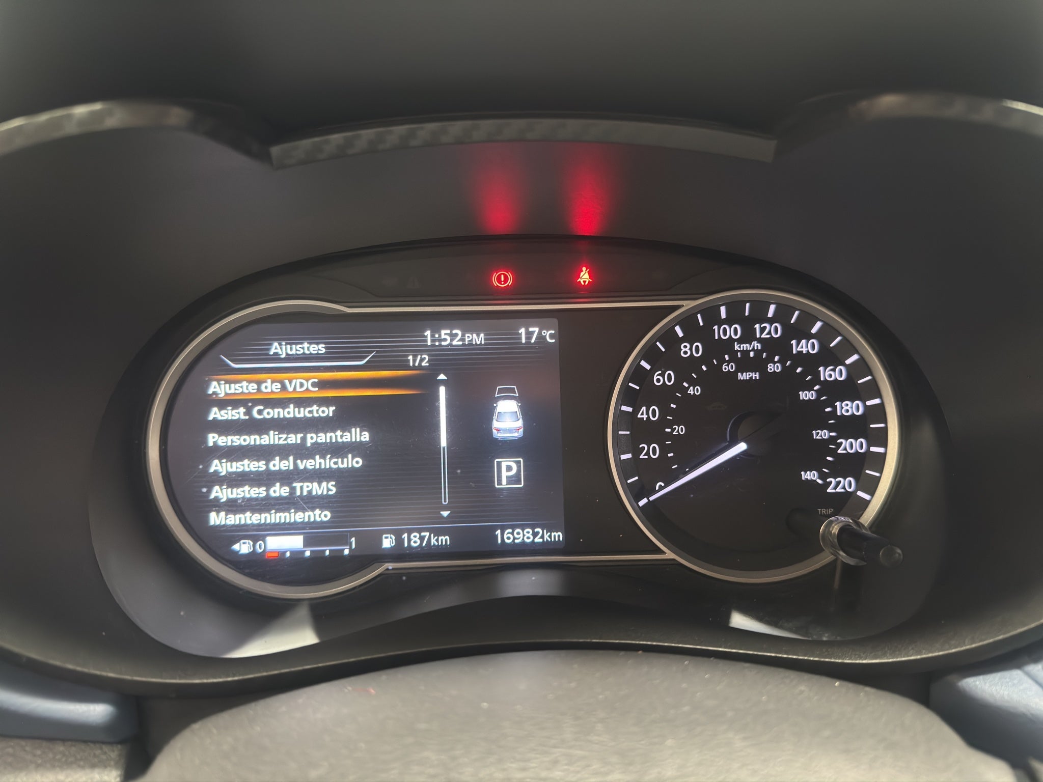 2023 Nissan Versa 4 pts. Advance, CVT, a/ac., R-15 (cambio de línea)