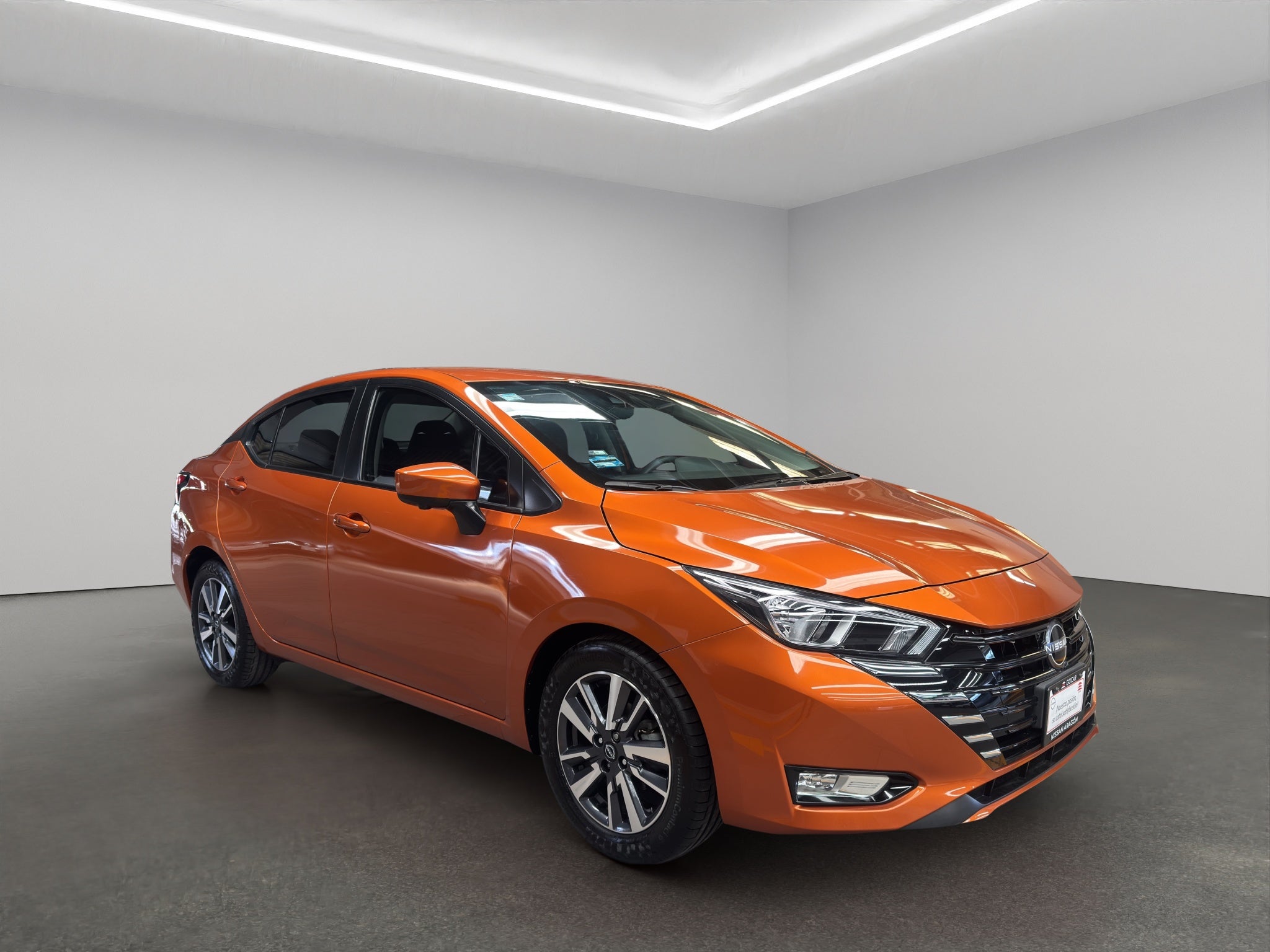 2023 Nissan Versa 4 pts. Advance, CVT, a/ac., R-15 (cambio de línea)