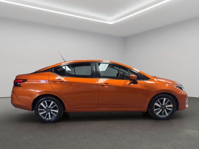 2023 Nissan Versa 4 pts. Advance, CVT, a/ac., R-15 (cambio de línea)