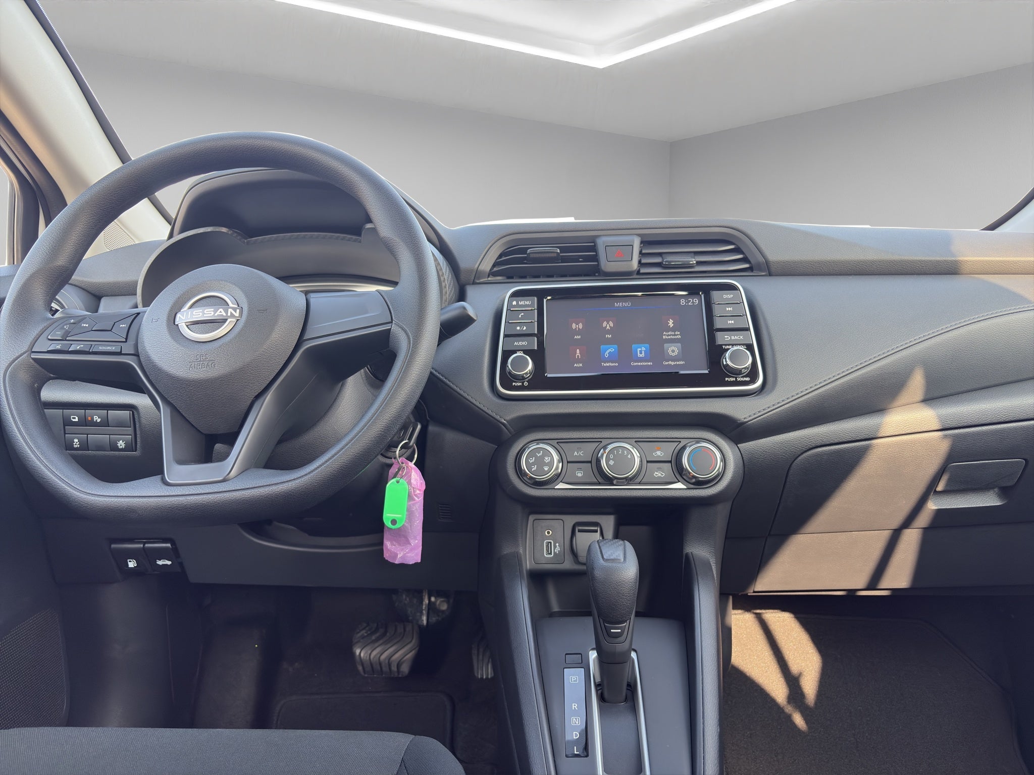 2024 Nissan Versa 4 pts. Sense, CVT, a/ac., R-15