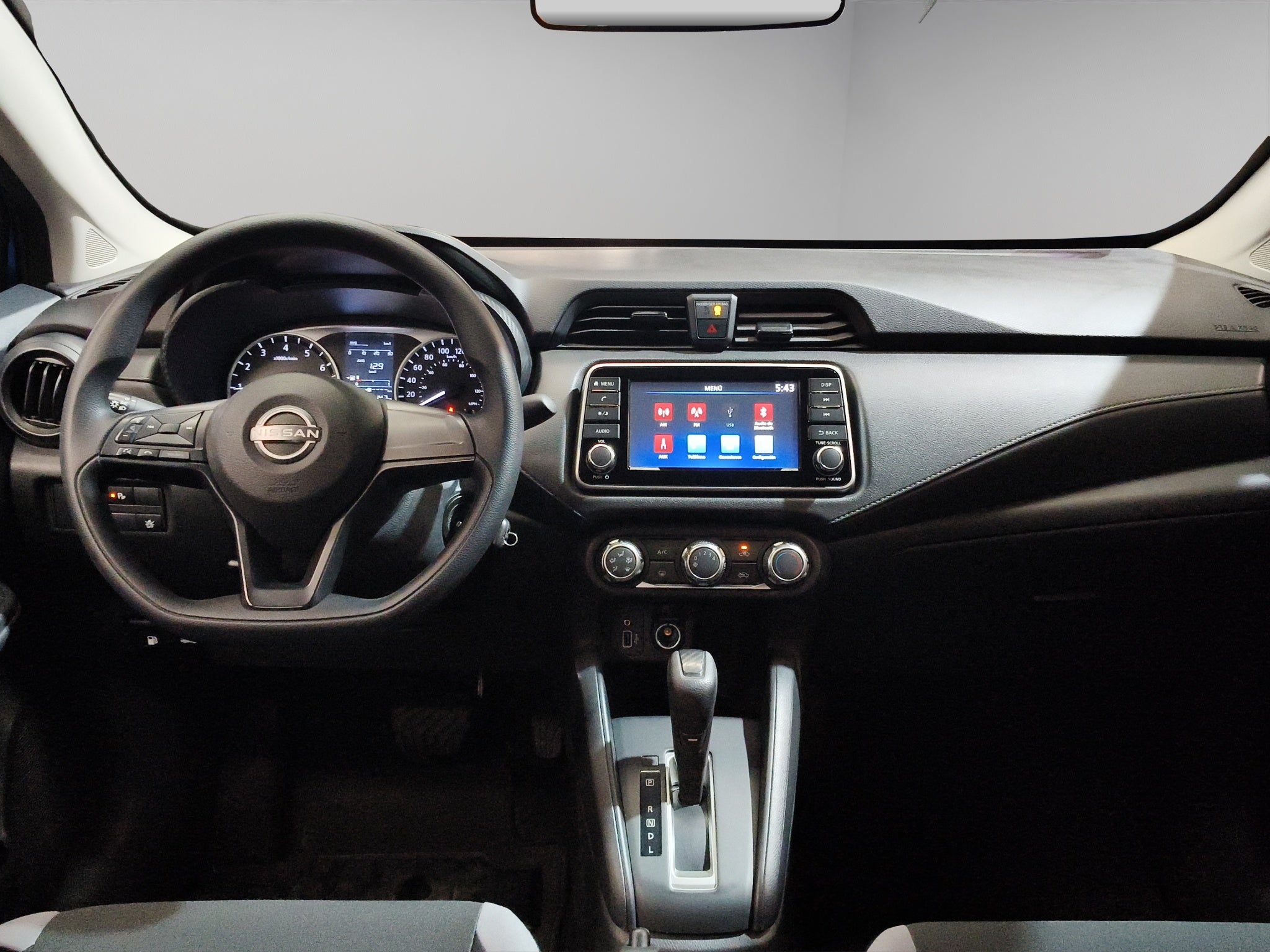 2025 Nissan Versa 4 pts. Sense, CVT, a/ac., R-15 (línea anterior)