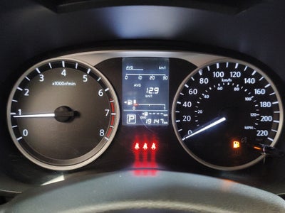 2025 Nissan Versa 4 pts. Sense, CVT, a/ac., R-15 (línea anterior)
