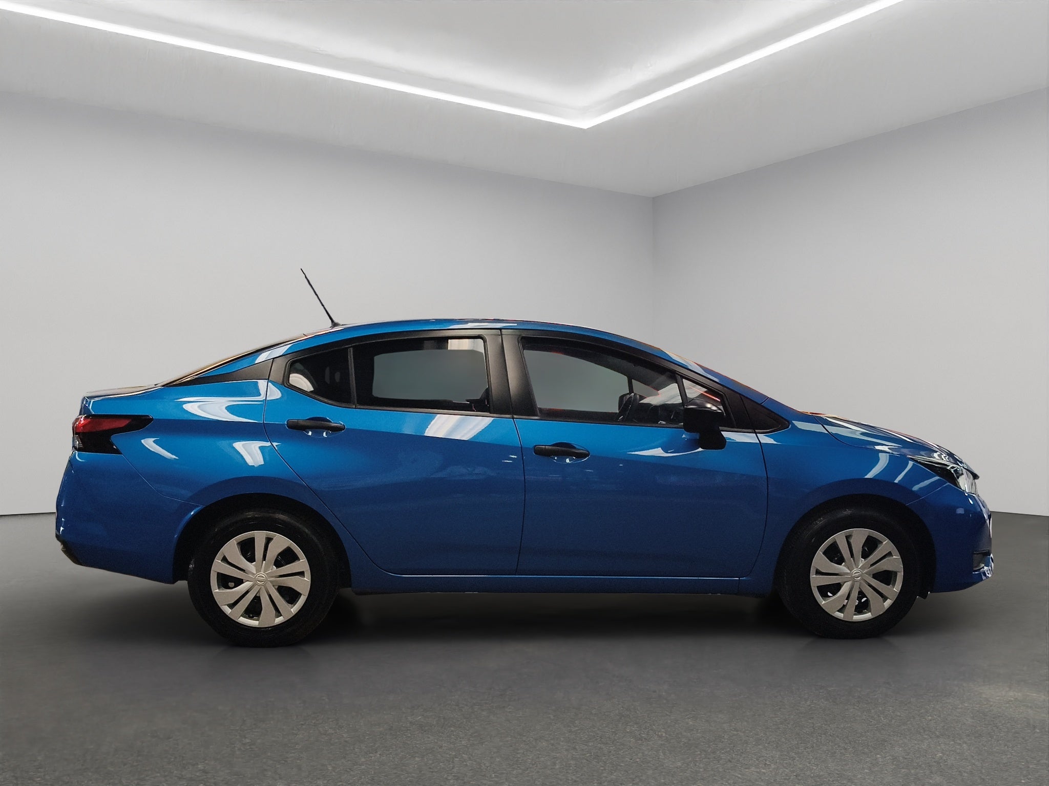 2025 Nissan Versa 4 pts. Sense, CVT, a/ac., R-15 (línea anterior)