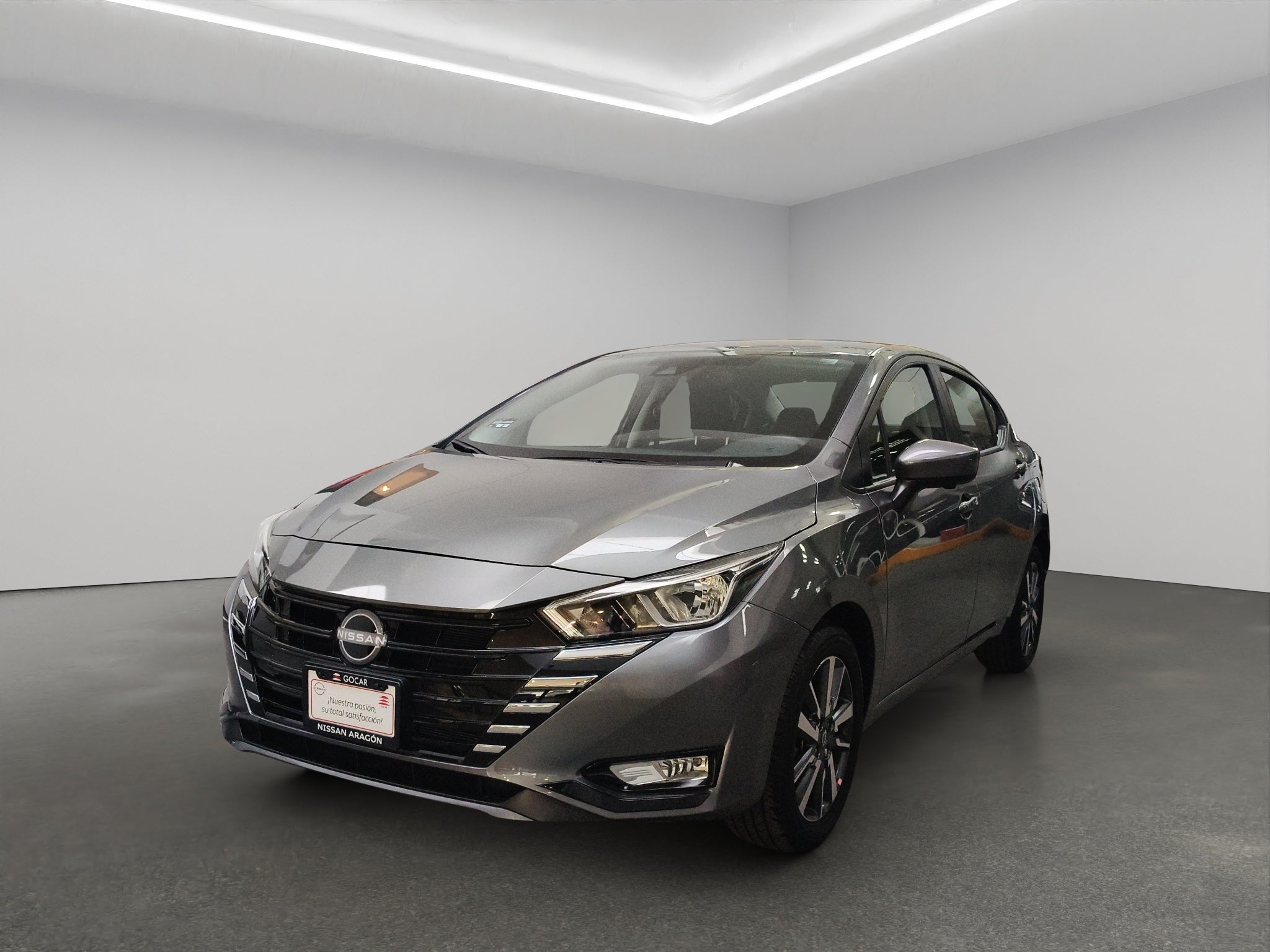 2025 Nissan Versa 4 pts. Advance, CVT, a/ac., f. niebla, RA-16 (línea anterior)